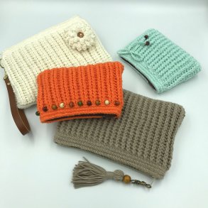Kits til Cute Betty str. LILLE i Baby Fabulous (Yarn and Colors)